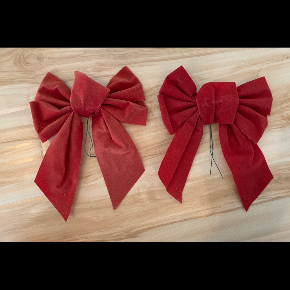 2 Red Bows-like new!